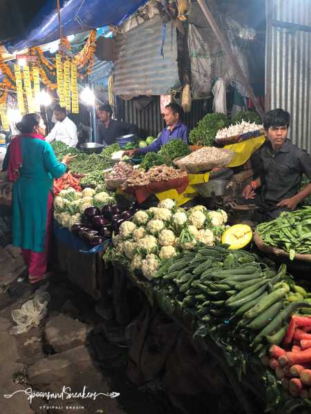 Are We Smelling, Touching And Listening To Food? - The Food Senses