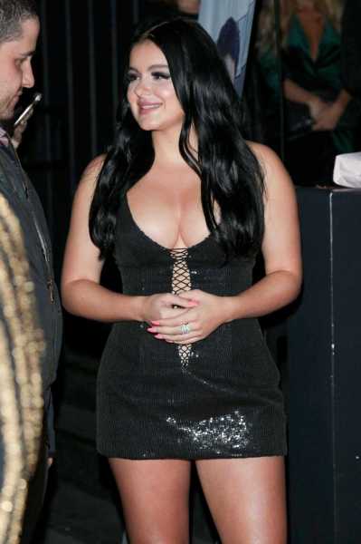 Ariel Winter Looking Beautiful At LaPalme Magazine Vover Party In Los Angeles