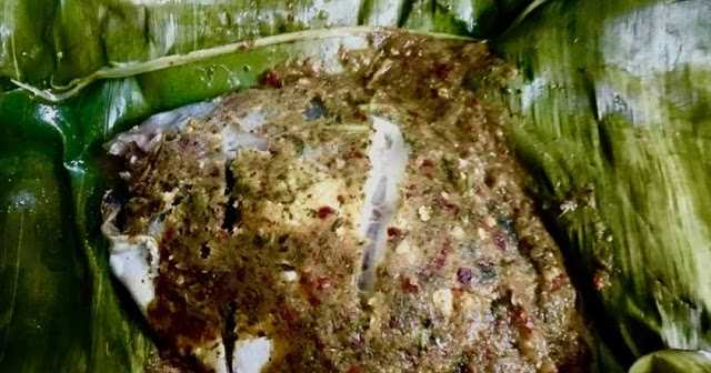 Asian Style Steamed Pomfrets In Banana Leaves