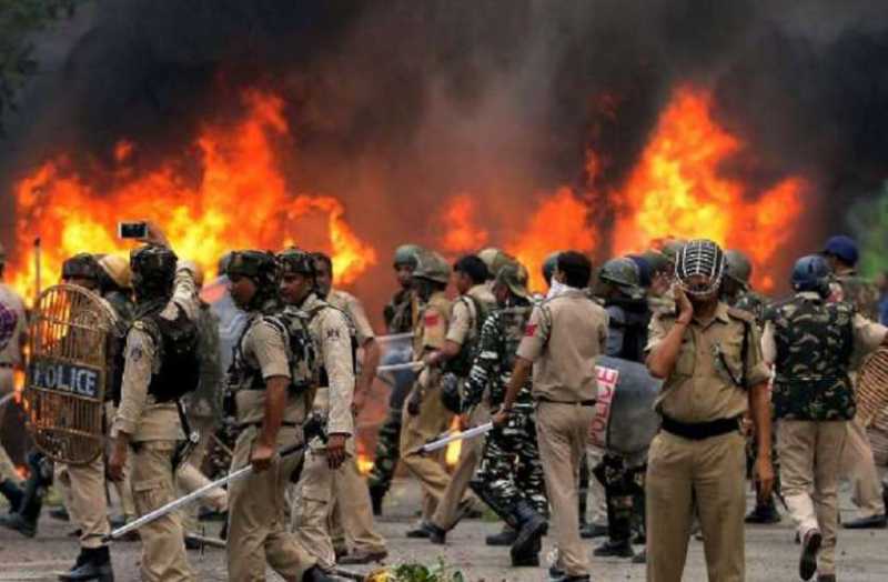 Aurangabad Riots: 2 Killed, 60 Injured, Over 3000 Rioters Booked | Suke India