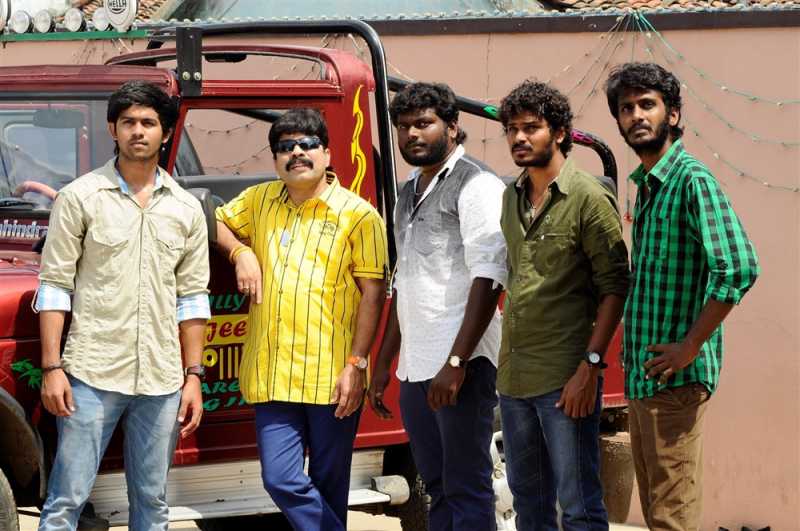 Avalukkenna Azhagiya Mugam: Unoriginal But Passable Romcom