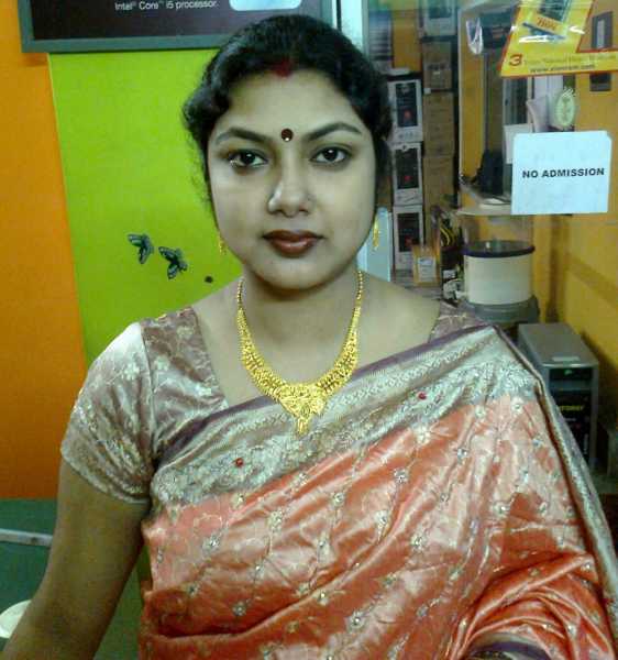 BANGLA AUNTY