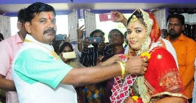 BJP नेता ने 45 साल की उम्र में 27 साल की कार्यकर्ता से कर ली तीसरी शादी...