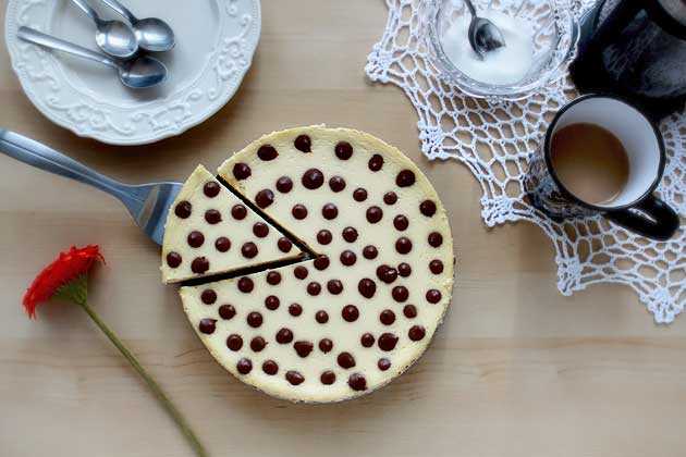 Bake The Polka Dot Cheesecake!