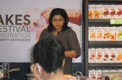 Baking lessons with Rushina