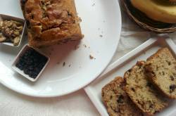 Banana Bread with Chocolate and Walnuts (Eggless)