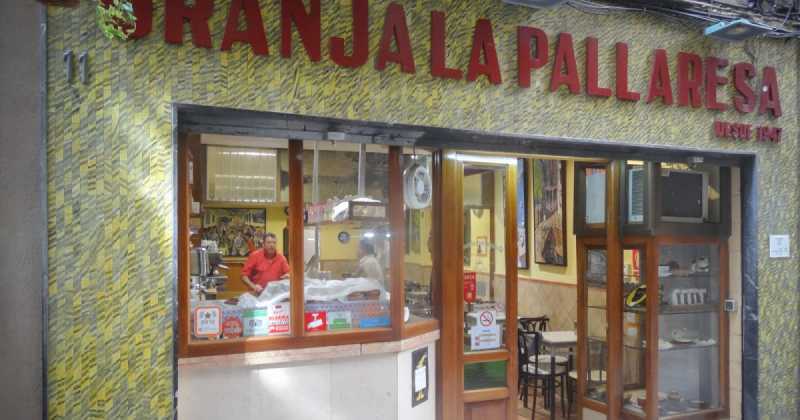 Barcelona Diaries: Churros In Chocolate Heaven - Granja La Pallaresa!