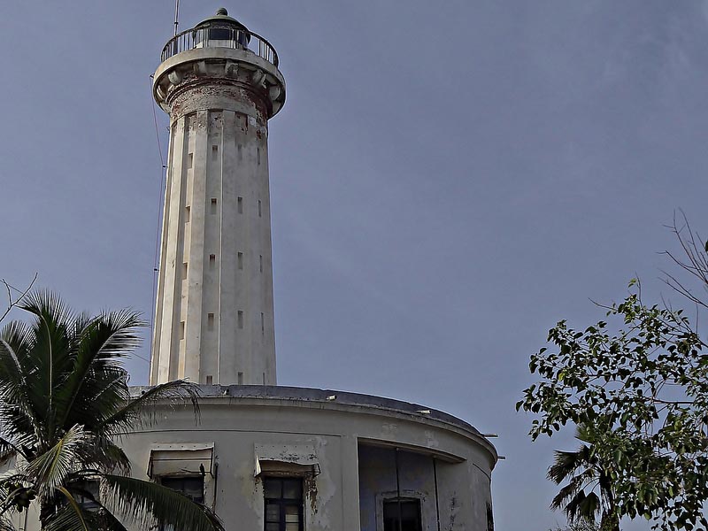 Be The Light To This World!