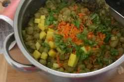 Beach sundal ( a lentil stirfry sold in beach)