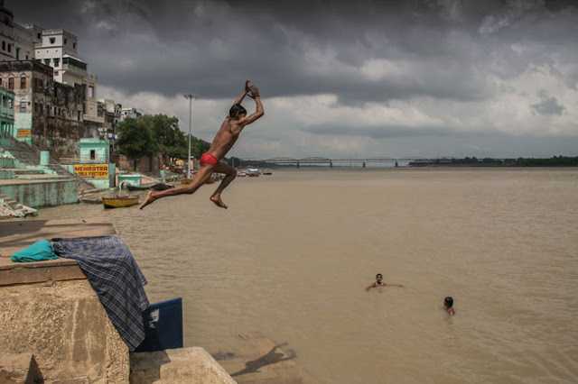 Beating The Heat - Varanasi Style!