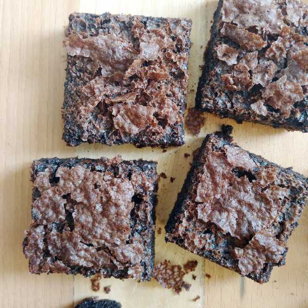 Beer Brownies #creativecookieexchange - FLOURS & FROSTINGS