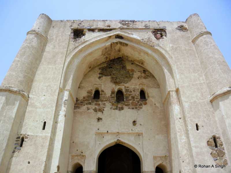 Begumpuri Masjid, New Delhi (14th Cent CE)