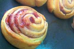 Berrylicious cardamom rolls...