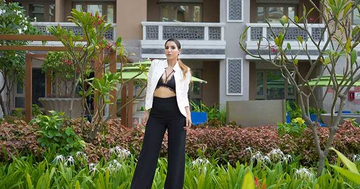 Best Celebrity Flare Jeans Are Officially Back