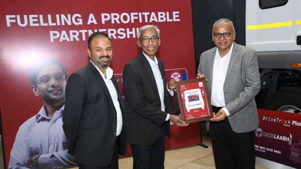 BharatBenz And Hindustan Petroleum Launches Loyalty Card DIESELAABH For Fleet Owners â¢ TechVorm