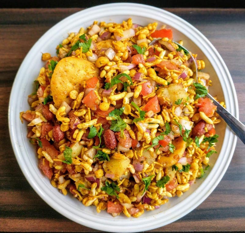 Bhel Puri Recipe | Mumbai Bhel Puri | VegeCravings