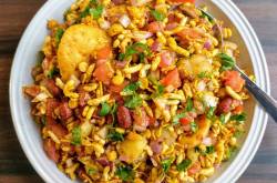 Bhel Puri Recipe | Mumbai Bhel Puri | VegeCravings