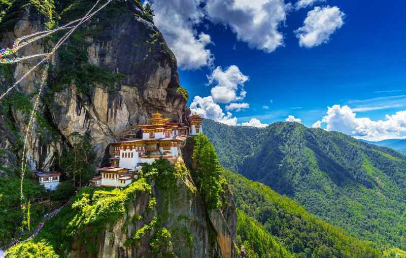 Bhutan - Jewel Preserved From The Himalayas | #MacroTraveller | #MacroTraveller