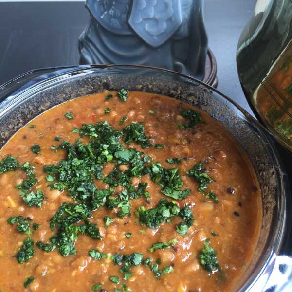Black-Eyed Beans (Lobhia) With Tomatoes