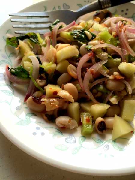 Black Eyed Pea & Raw Mango Salad