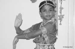 Black and White : Vedaa (dancing)