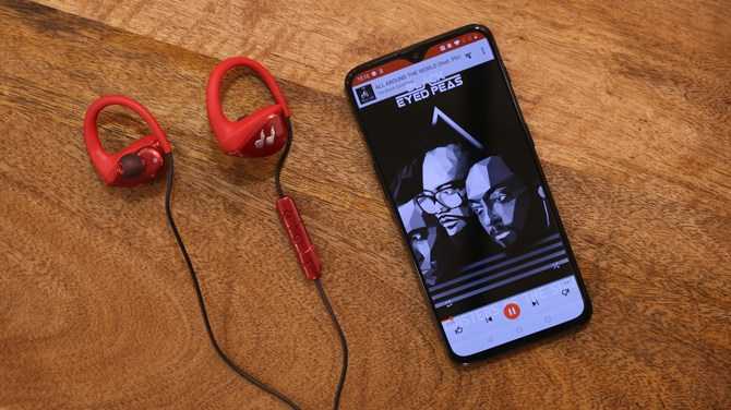 Bliiq Hummingbird: Best Sports & Fitness Earphones? - TechWiser