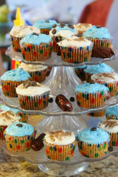 Blogaholic And Blue CuPcAkeS!!