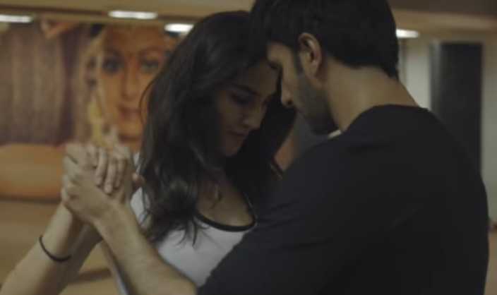 Bollywood N Entertainment: Latest Teaser Of The Romantic Track 