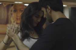 Bollywood N Entertainment: Latest teaser of the romantic track \