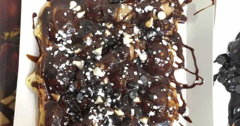 Bombay Dessert Company Mahakali Mumbai Review | Vegetarian Fried Ice Cream Pancakes Milkshakes Waffles | Food Review 