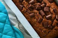 Brown butter Banana bread with Pecans and Chocolate chunks | Eggless Baking