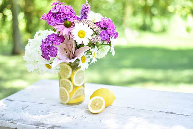 Budget Centerpiece Ideas For Summer Weddings