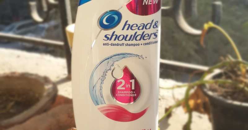 Bye Bye Dandruff, Hello Smooth Hair!