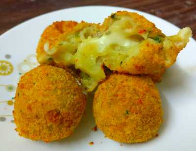 CRISPY POTATO CHEESE BALLS