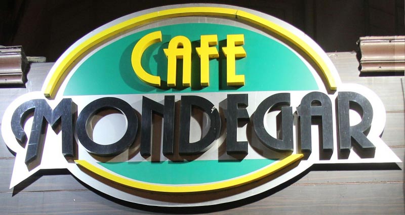Cafe Mondegar – Colaba