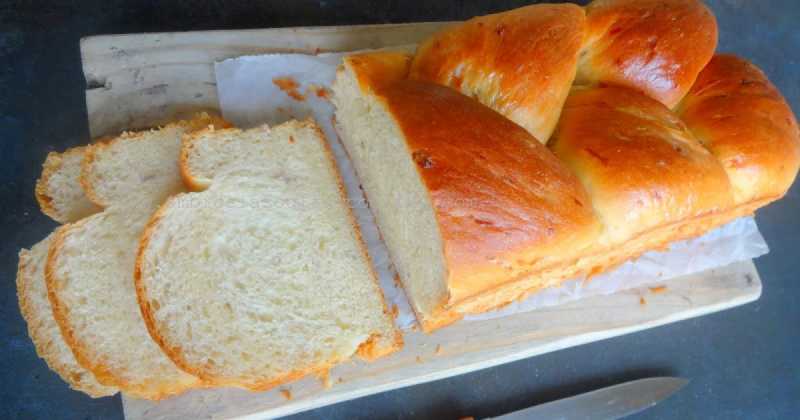 Caramelized Onion And Cheese Bread | #BreadBakers