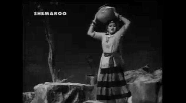 Chadh Gayo Papi Bichhua - Lata Mangeshkar Hindi Old Songs