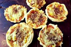 cheesy pizza pie’s