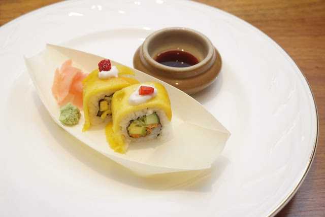 Chef Reji Shows How Vegetarian Sushi Should Be! 