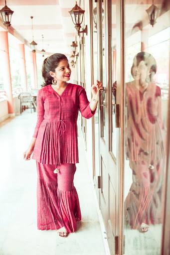 Chic And Comfortable Summer Dressing Ft. Handwoven Khadi Matka Ensembles By Praan:t