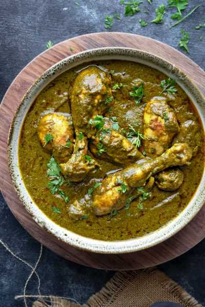 Chicken Saag Recipe (Palak Chicken) - Cubes N Juliennes