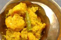 Chingri Bhaape - Bengali Style Prawns Steamed in Mustard, Poppy Seed, and Coconut