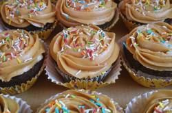 Chocolate Cupcakes With Peanut Butter Frosting