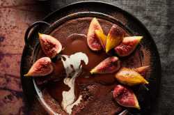 Chocolate Ricotta Fig Pudding - The White Ramekins