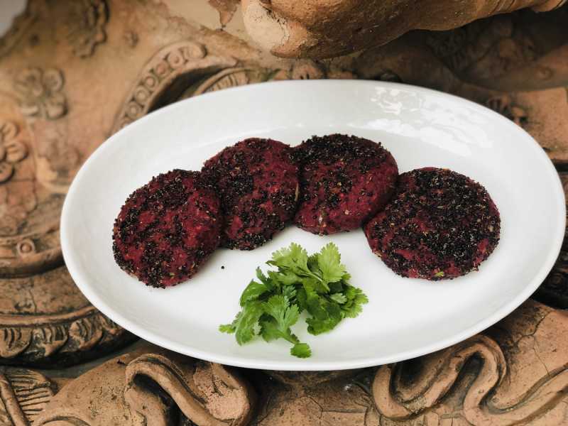 Clash Of The Titans At Daniells Tavern, The Imperial