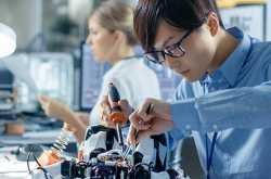 Cloom Published a âChina Wiring - How to Make Ideas Come Trueâ - Proche