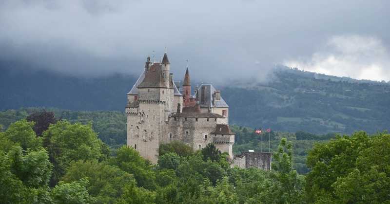 Coach English - Nine Coaches Waiting