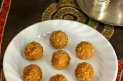 Coconut ladoo