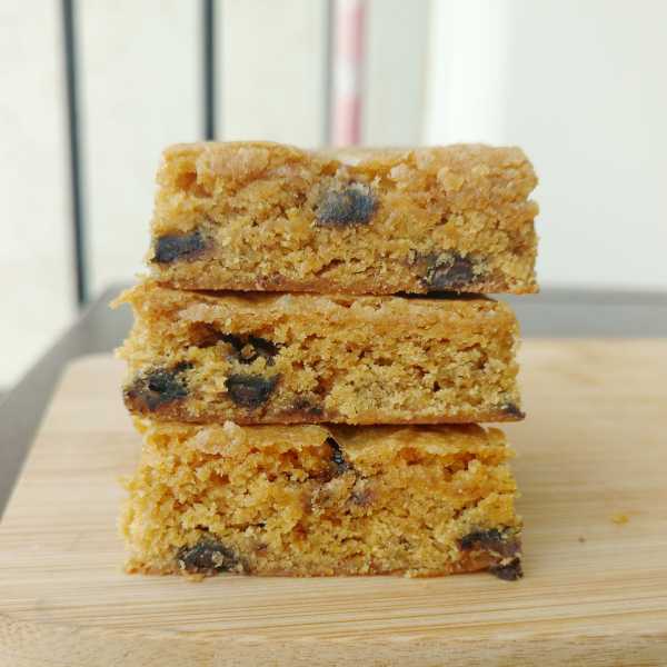 Coffee Blondies - FLOURS & FROSTINGS