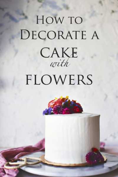 Confessions Of A StilettoManiac: How To Decorate Your Cake With Flowers